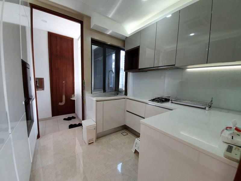 ONE BALMORAL 7