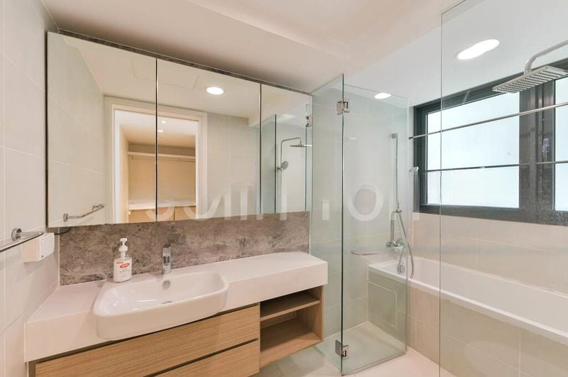 THE LAKEFRONT RESIDENCES 15