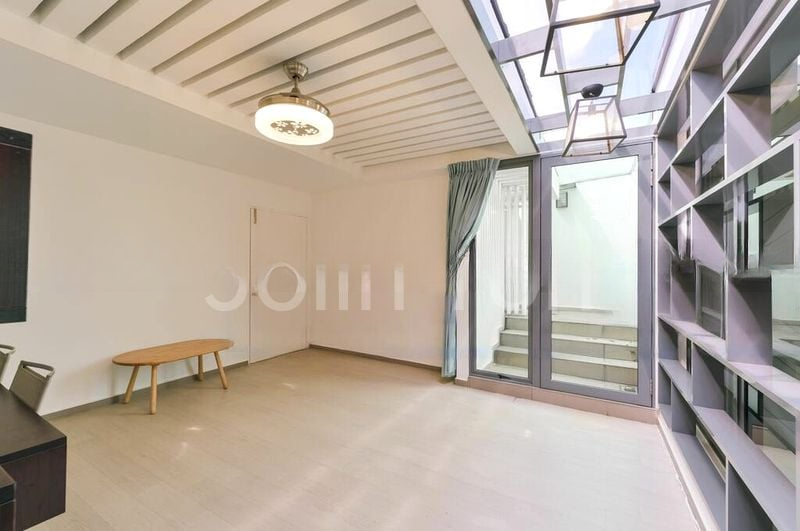 THE LAKEFRONT RESIDENCES 11