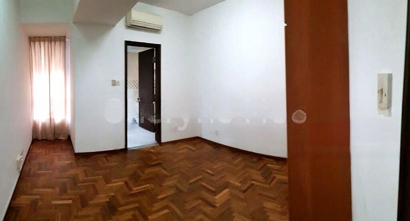 UE SQUARE 4