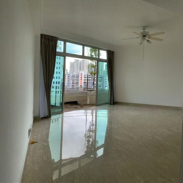 SEVEN HOLT ROAD 4