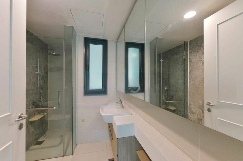 THE LAKEFRONT RESIDENCES 12