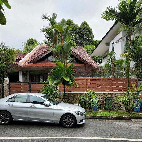 MAYFAIR PARK 9