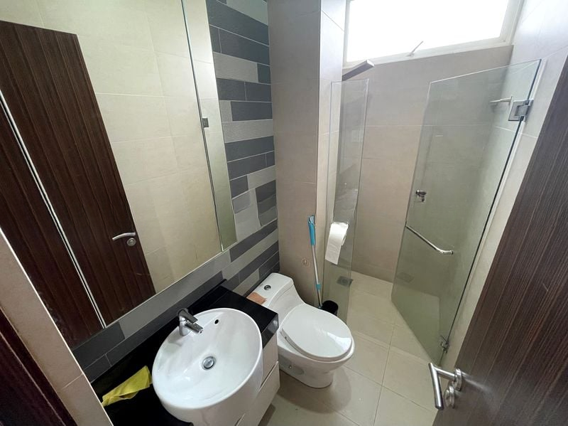 SELETAR HILLS ESTATE 8