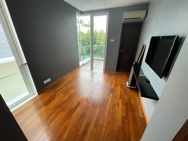 SELETAR HILLS ESTATE 7