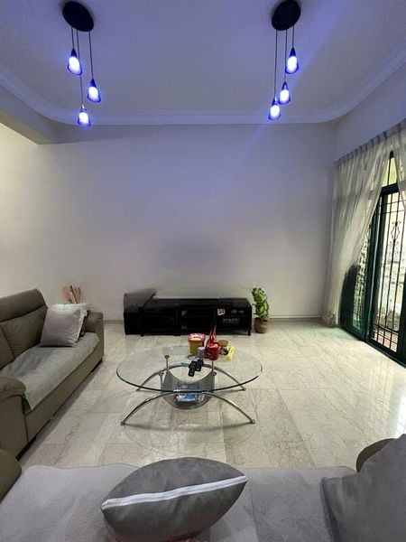 LAKESIDE GROVE 11