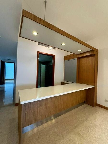 THE BERTH BY THE COVE 12