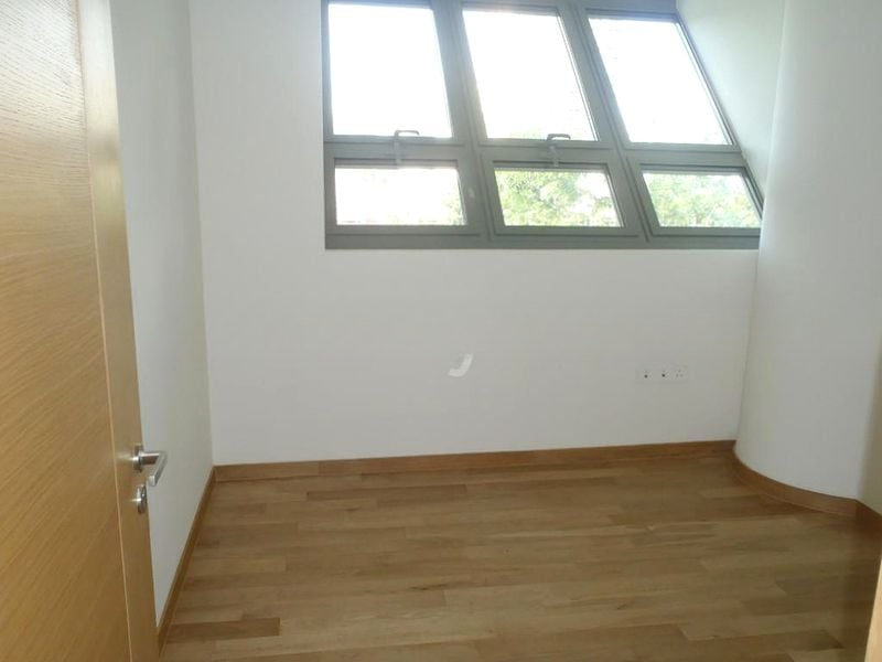 CONCOURSE SKYLINE 12