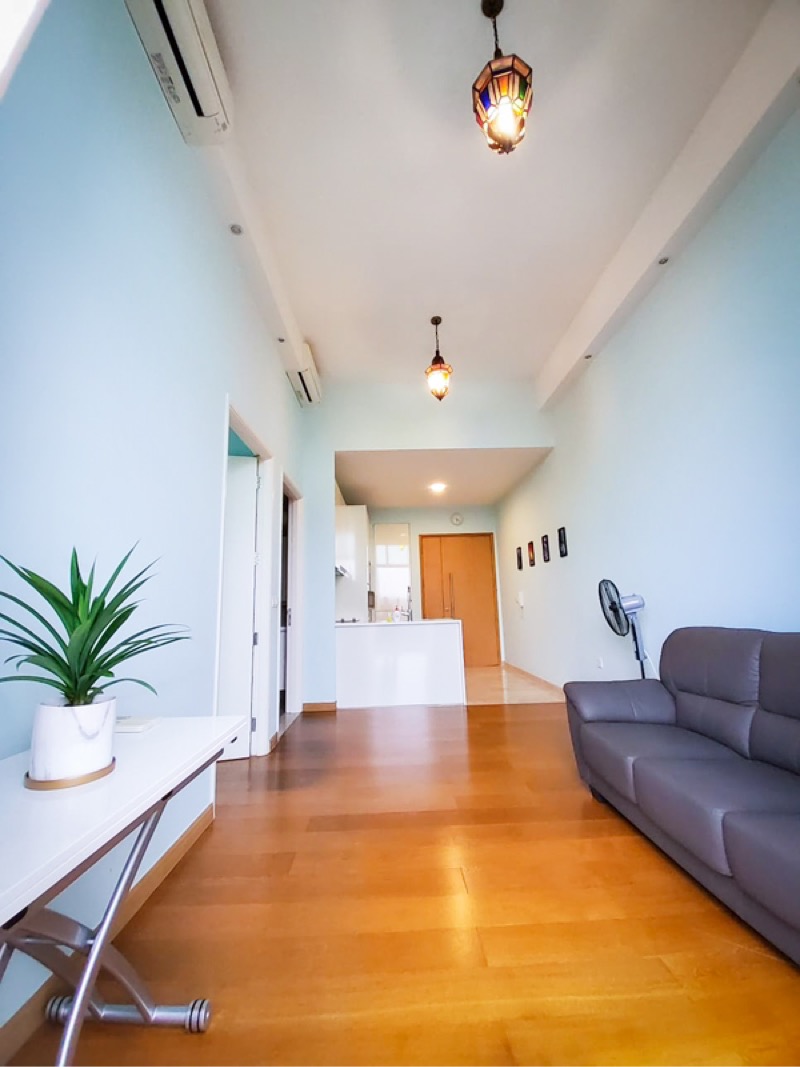 KINGSFORD . HILLVIEW PEAK 18