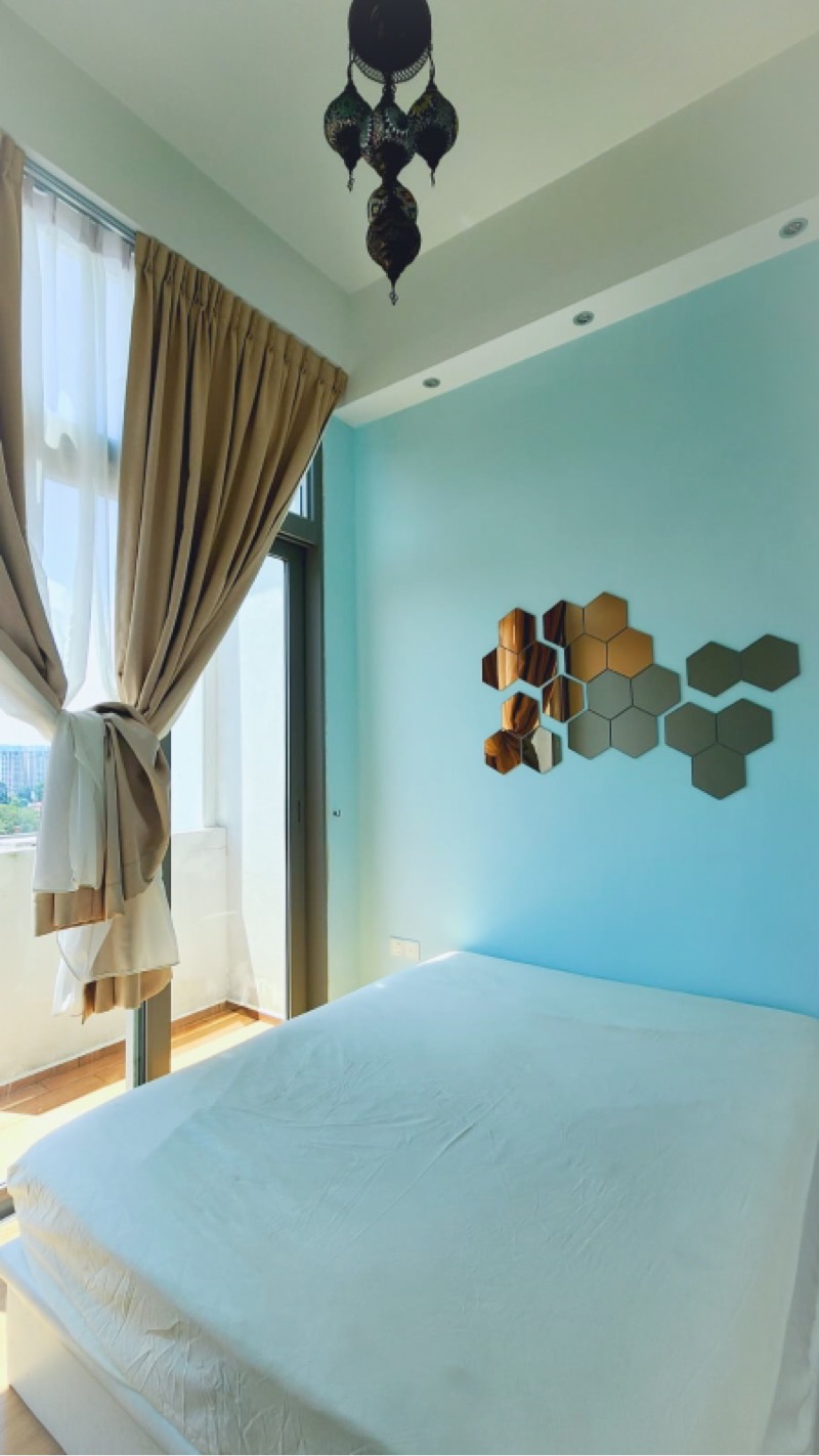 KINGSFORD . HILLVIEW PEAK 23