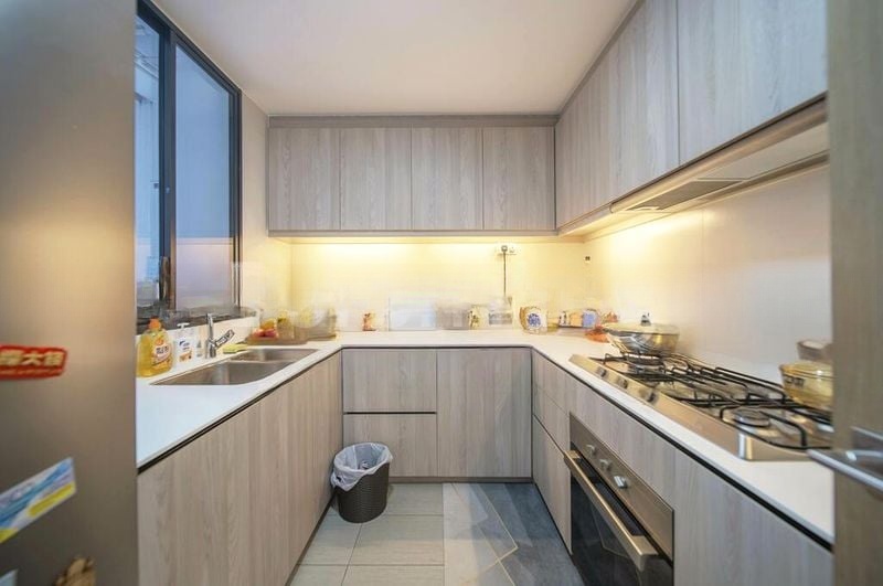 WESTWOOD RESIDENCES 6
