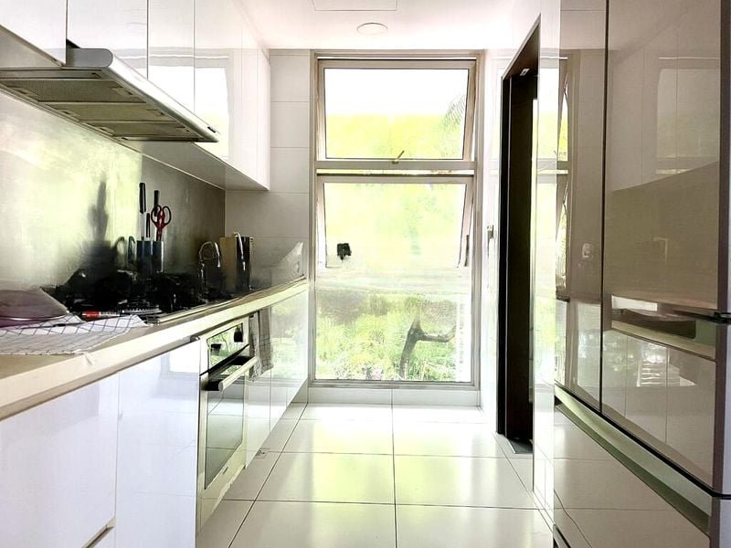 BELMOND GREEN 8