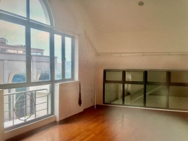 FIFTH AVENUE CONDOMINIUM 10