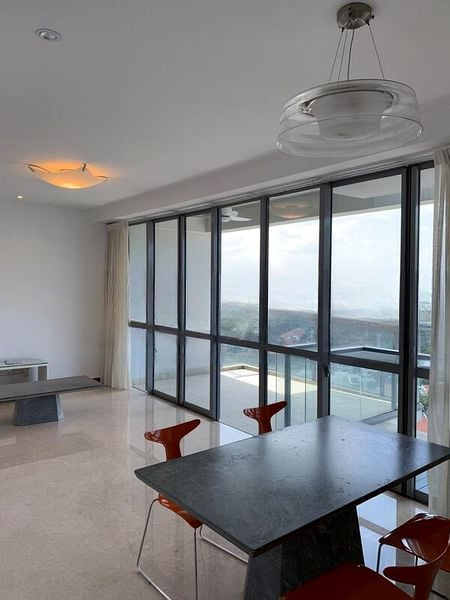 RESIDENCES @ EVELYN 10