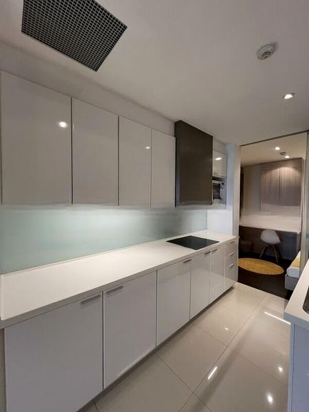 HIGH STREET CENTRE 4