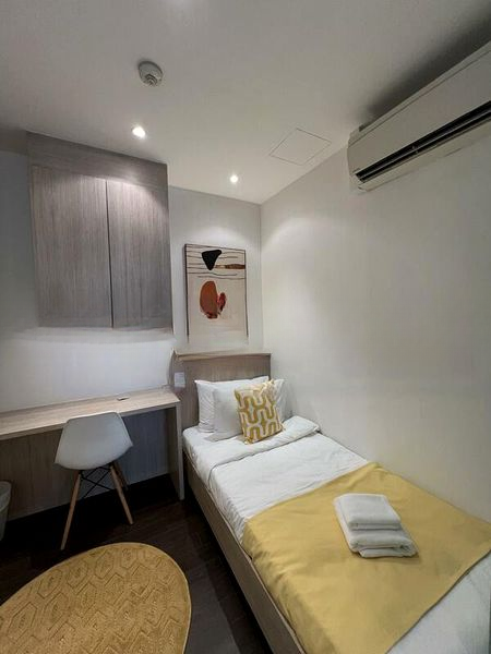 HIGH STREET CENTRE 6