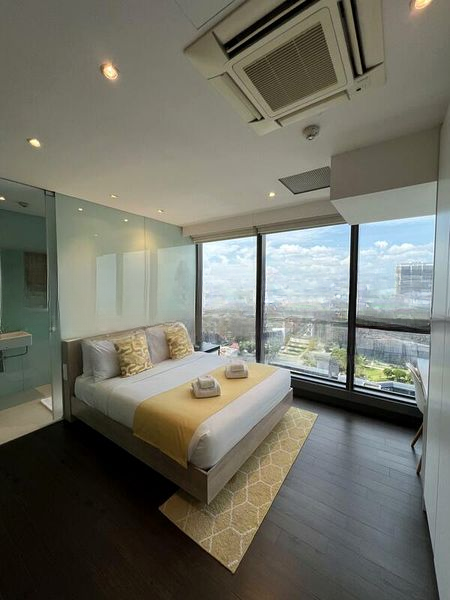 HIGH STREET CENTRE 7