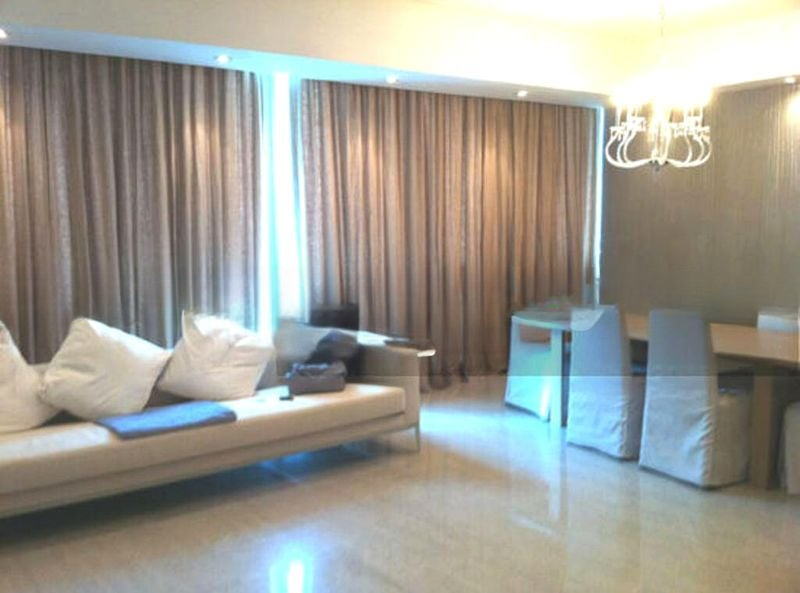 THE LIGHT @ CAIRNHILL 7