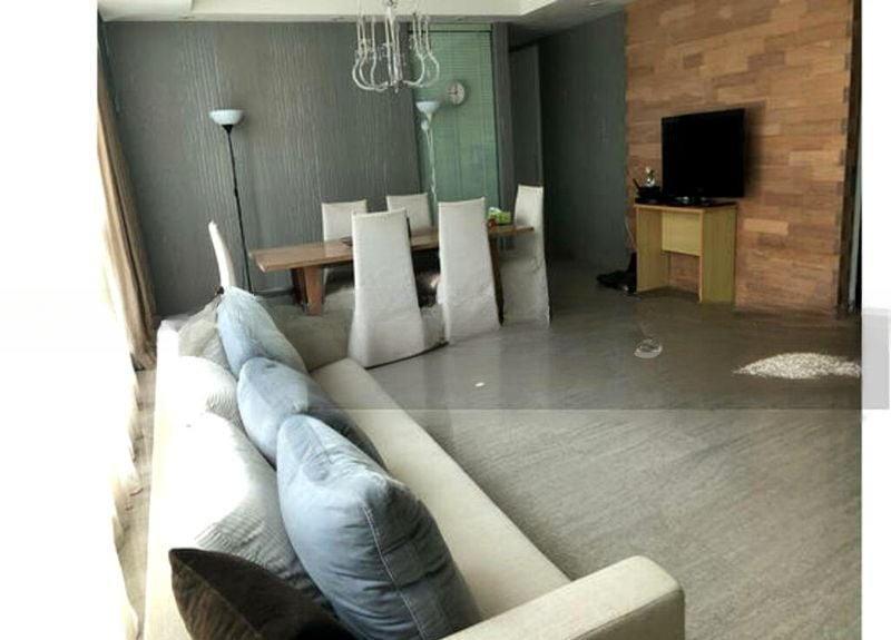 THE LIGHT @ CAIRNHILL 8