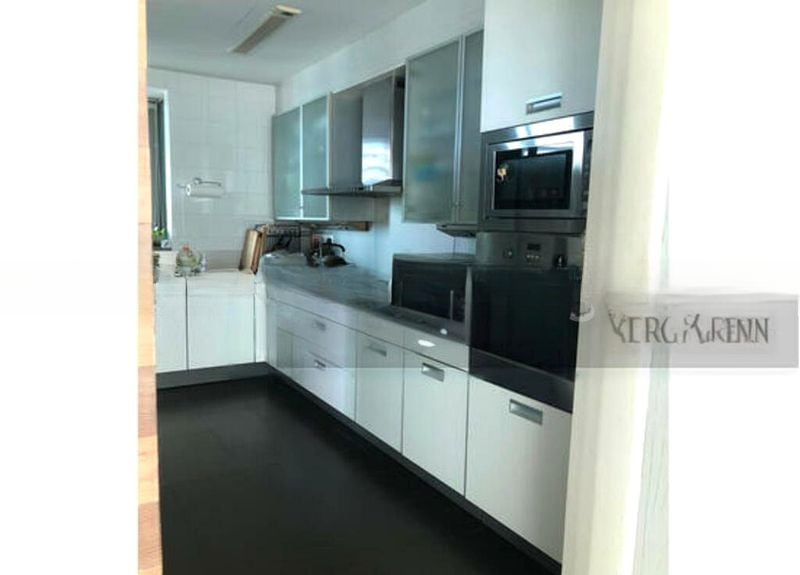 THE LIGHT @ CAIRNHILL 3