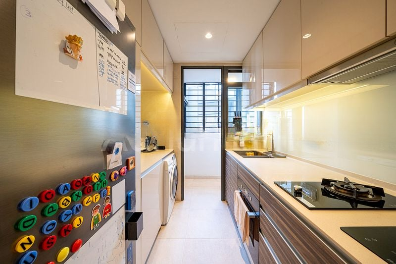 COMMONWEALTH TOWERS 15