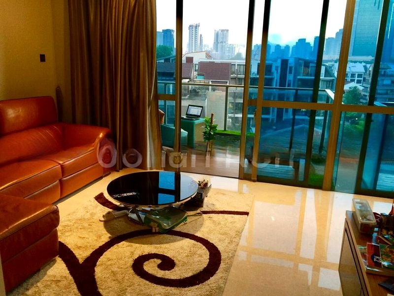RESIDENCES @ EVELYN 10