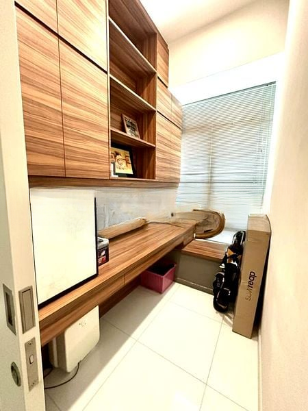 THE CASCADIA 8