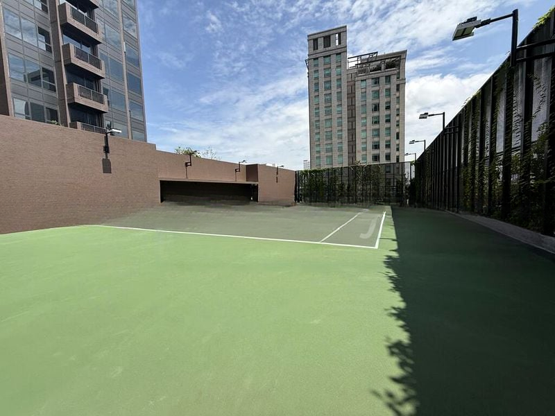 MIDTOWN MODERN 3