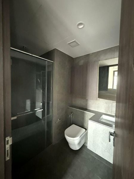 MIDTOWN MODERN 12