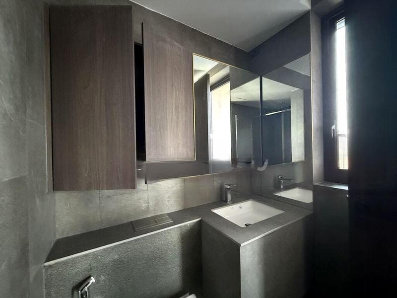 MIDTOWN MODERN 13