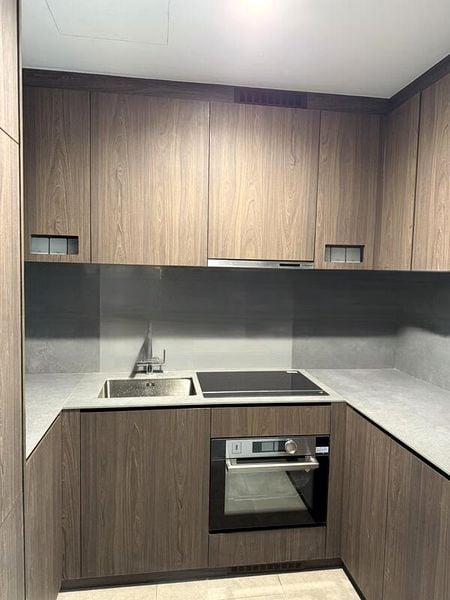 MIDTOWN MODERN 15