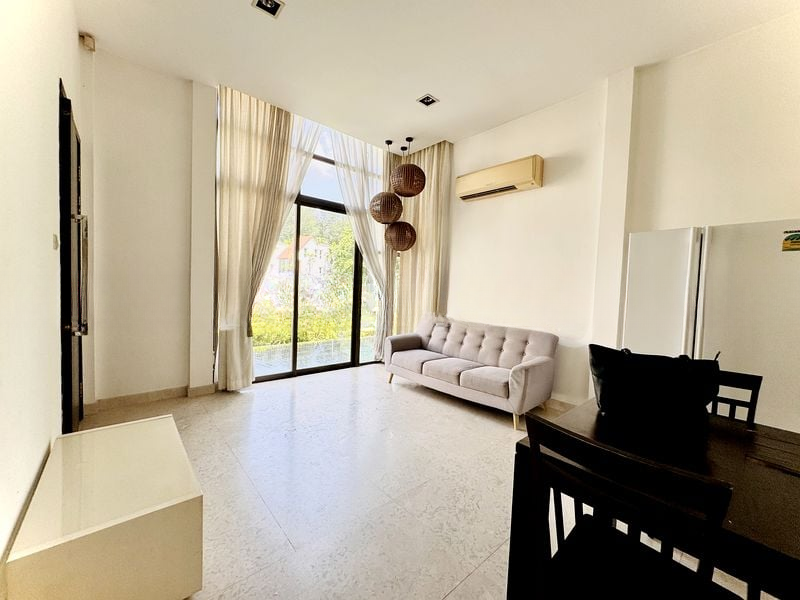 THE AMBIENCE 1