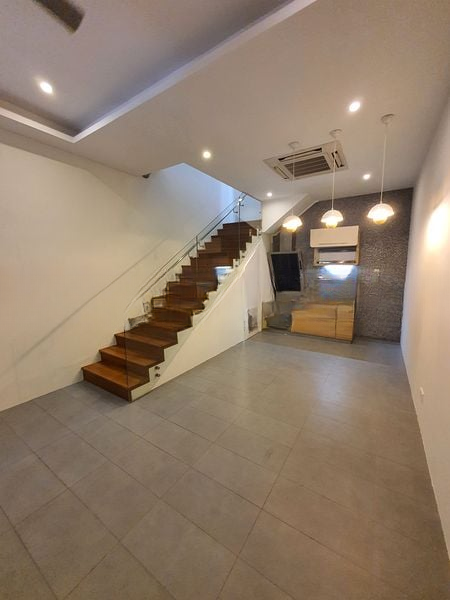 283 STUDIO 4