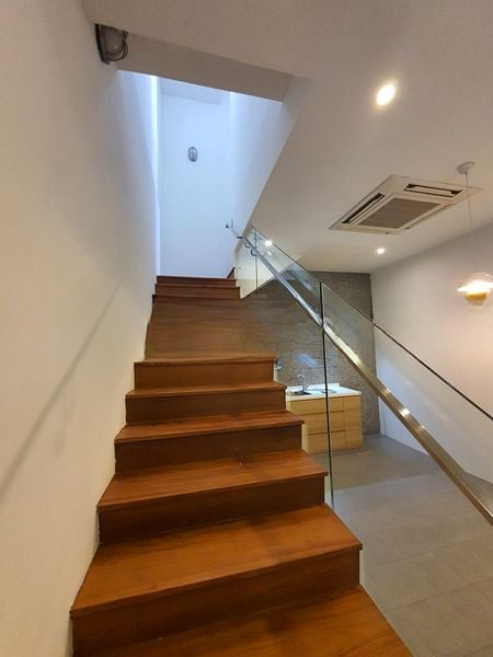 283 STUDIO 7