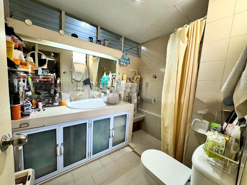 LAKEPOINT CONDOMINIUM 1