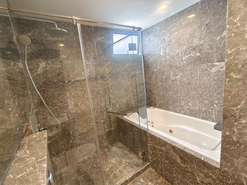 SUITES @ CAIRNHILL 9