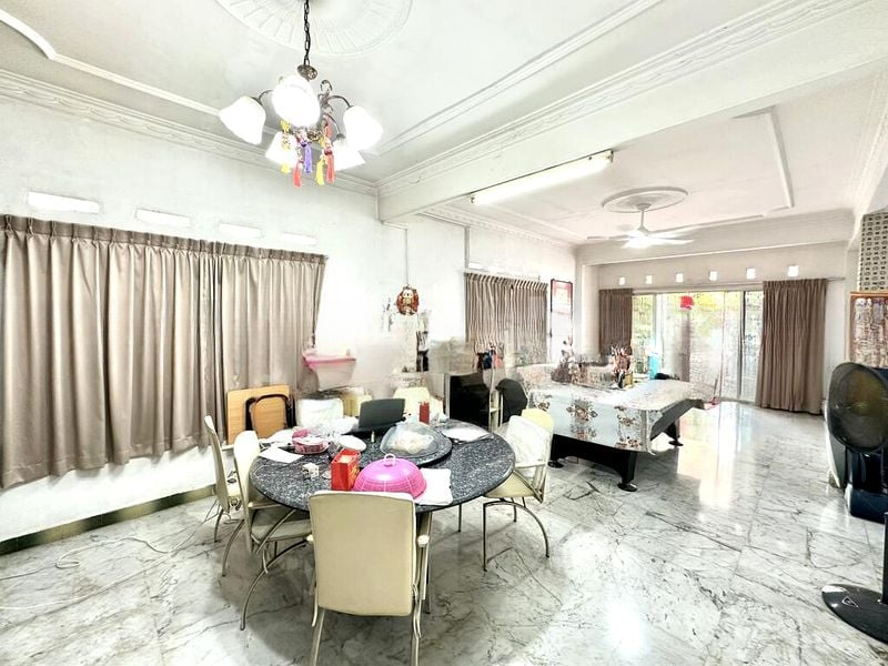 THE WATERGARDENS AT CANBERRA 7