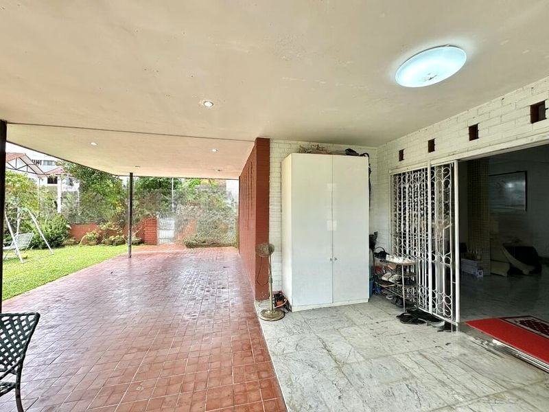 THE WATERGARDENS AT CANBERRA 11