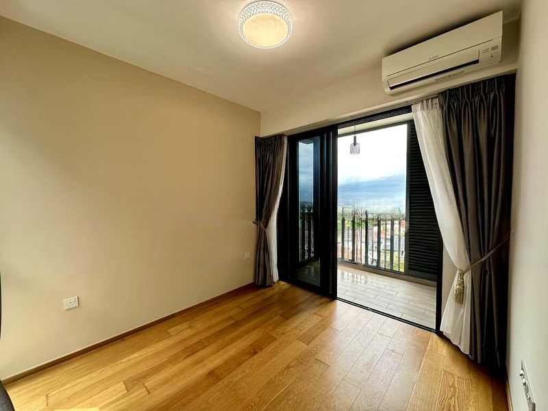 GRANDEUR PARK RESIDENCES 4