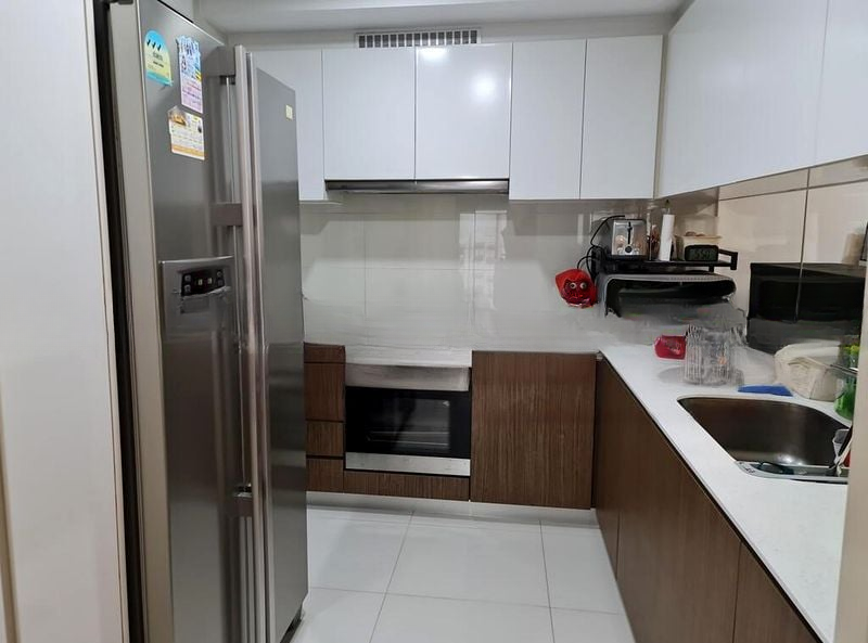 THE LAKEFRONT RESIDENCES 8