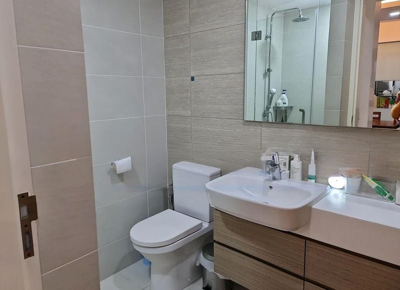 THE LAKEFRONT RESIDENCES 7