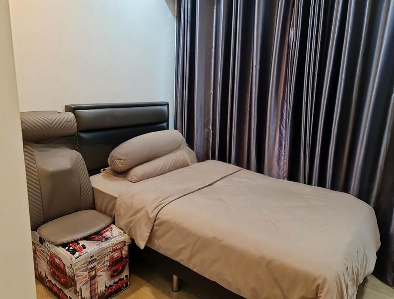 THE LAKEFRONT RESIDENCES 1