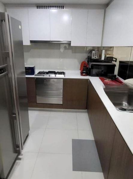 THE LAKEFRONT RESIDENCES 11