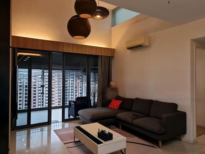 THE LAKEFRONT RESIDENCES 12