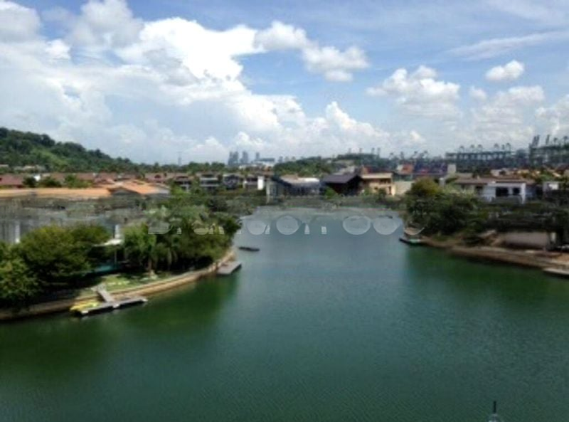 THE BERTH BY THE COVE 3