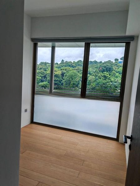 PARK EAST 10