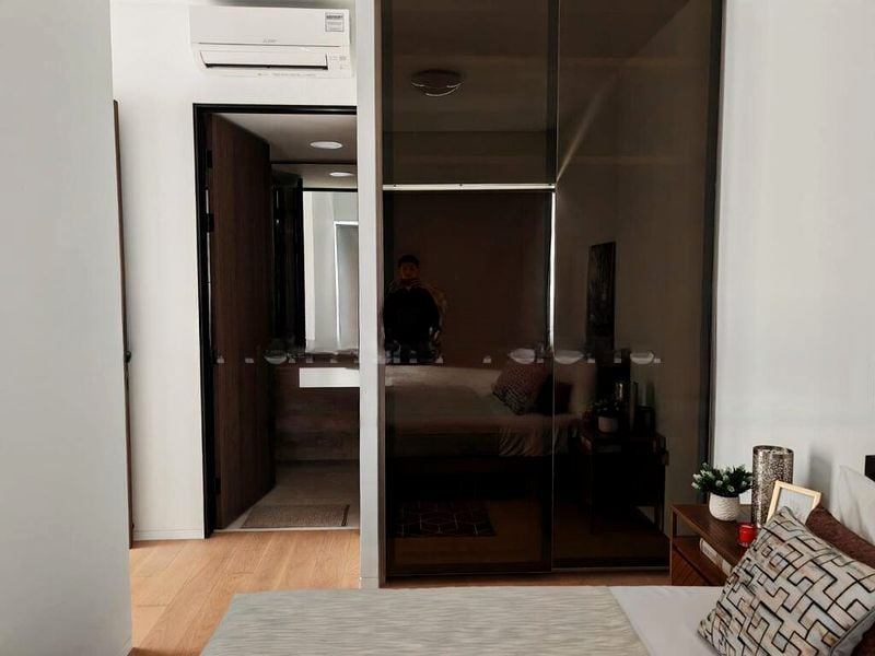 PARK EAST 4