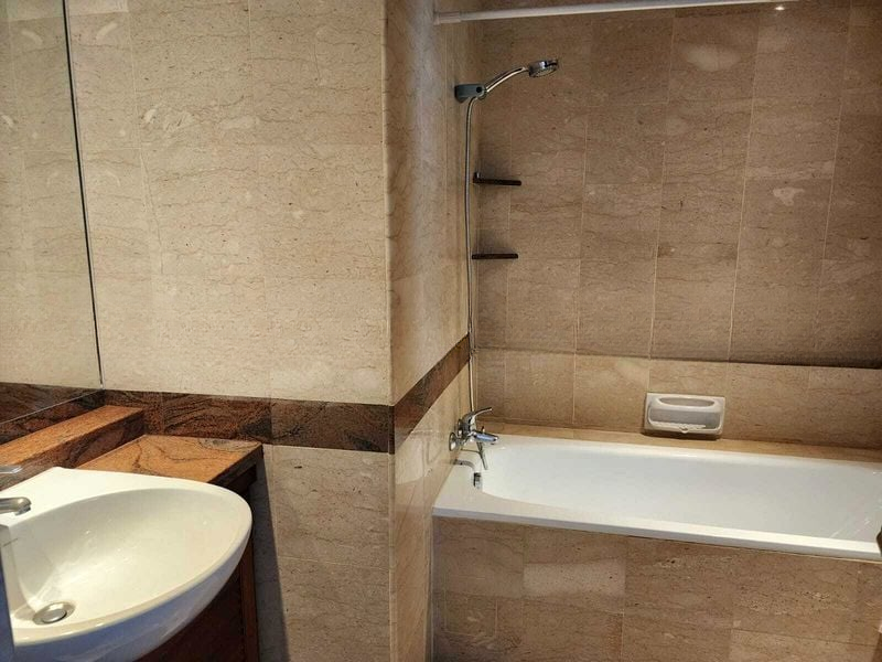 THE DRAYCOTT 8