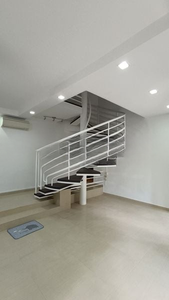 PEPYS HILL CONDOMINIUM 8
