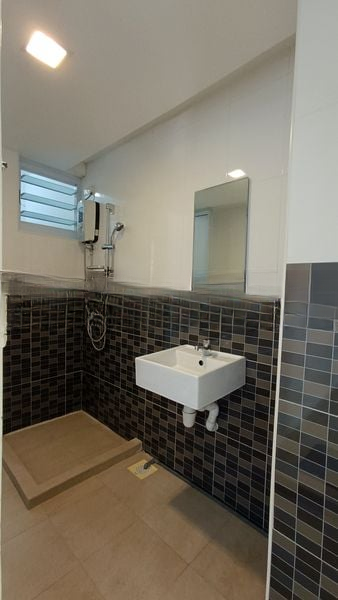 PEPYS HILL CONDOMINIUM 9